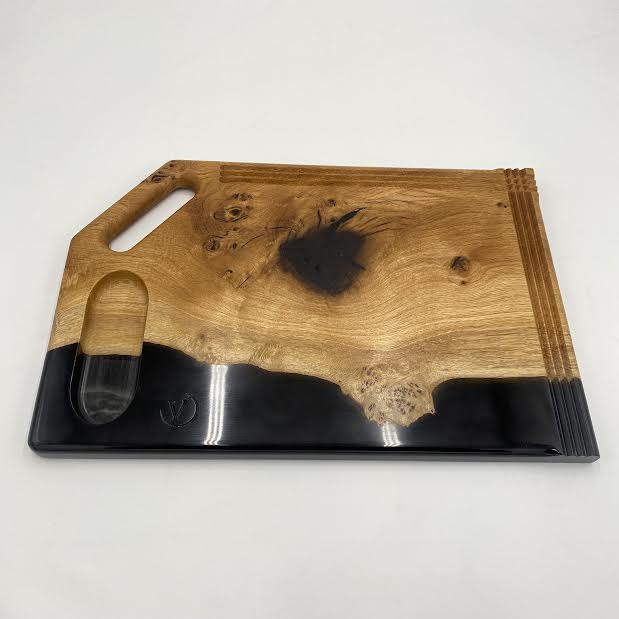 WAVE Chopping Board Oak & Epoxy Resin 450 x 300 x 20 - MADE IN BRITAIN - FREE PERSONALISATION